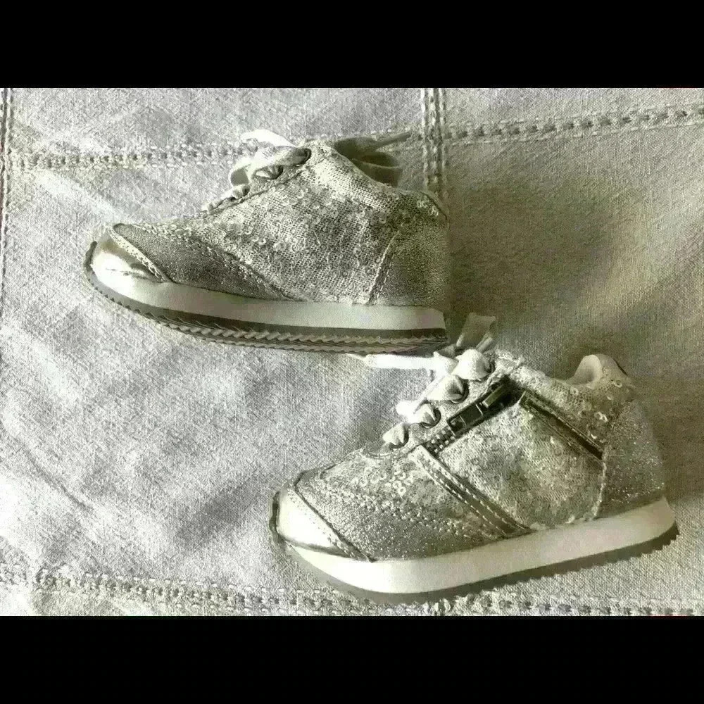 Joyfolie Champagne Ari Sneakers Size 6 new - Picture 9 of 10